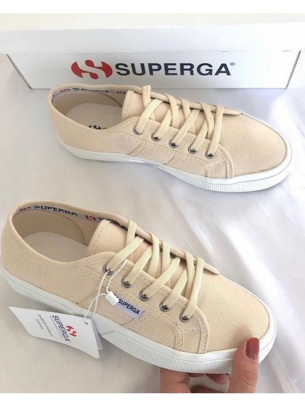 superga bej